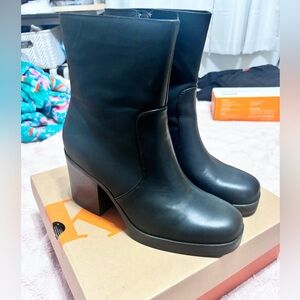 NEW Korks Ankle Boots